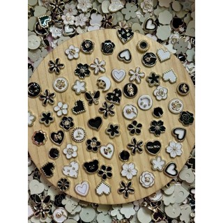 Set 12 Sticker/ Charm gắn dép giả kim siêu hot hit 2025