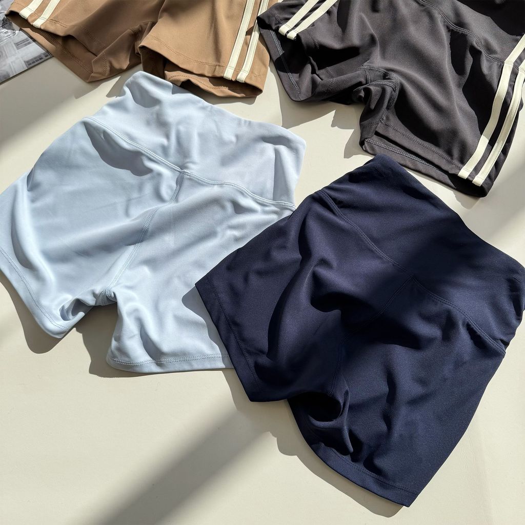 Trắng Hemming Thể Thao Quần Short Nữ Cao Cấp Thể Hiện Hông Mùa Hè Thể Dục Mặc Quần Tập Yoga Khỏa Thân Cảm Thấy Nhảy Tập Luyện Quần Ba Điểm