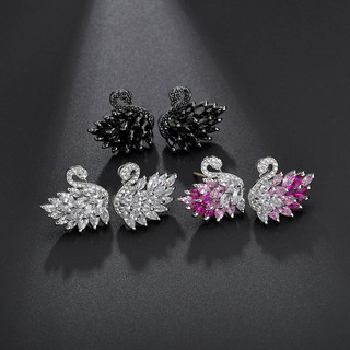 Bông tai nữ phong cách châu Âu mới nhất với đá corundum chuyển màu hồng zircon dạng bông thiên nga