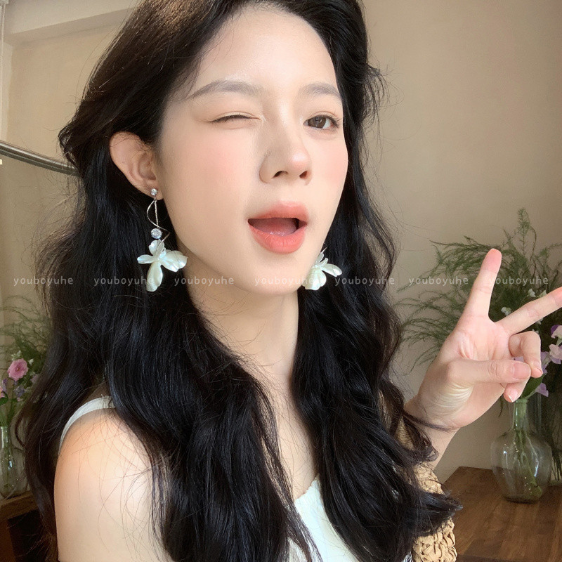 Zircon Earrings Silver Floral Design - Style Inspired by Vacations, Clip-On Type