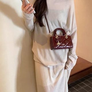 Hàng Sẵn - Túi Đeo Chéo Da Bóng Chio Charm Nơ RMCD