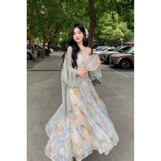 Đầm cổ tích thêu tinh tế, tranh sơn dầu in hình, phù hợp đi biển mùa hè