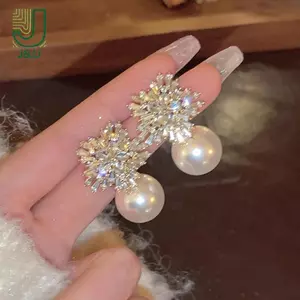 Bông Tai Ngọc Trai Giả Hoa Lấp Lánh - Phù Hợp Cho Tiệc Cưới Và Đám Đính Hôn