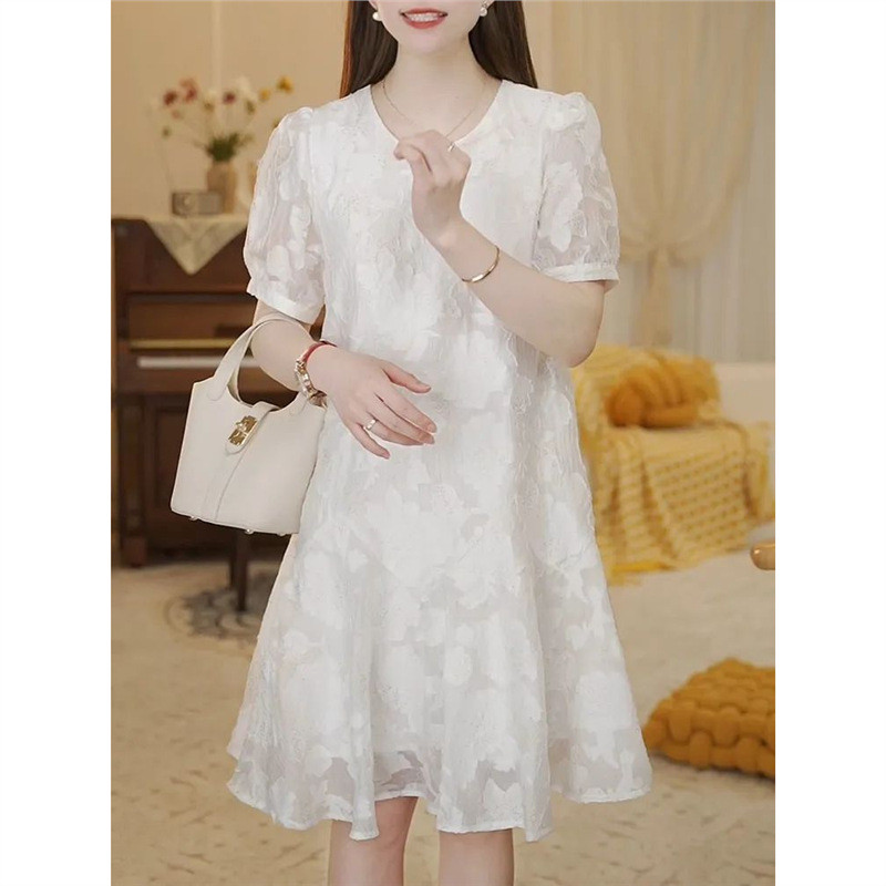 Váy thêu tinh xảo phong cách mùa hè mới, ngọt ngào và dễ thương, siêu xinh xắn, giúp trẻ hóa, tôn dáng