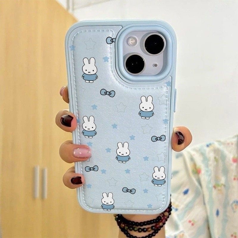 Bộ vỏ điện thoại iPhone 17/16 Pro, 11/Promax/15 Plus/78 có thiết kế thỏ xanh.