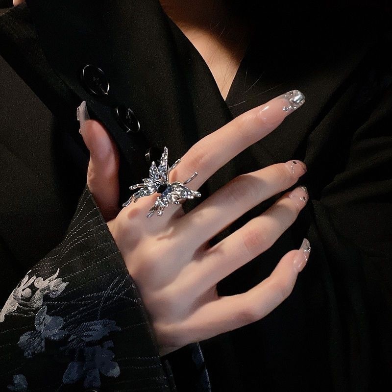 Bộ Nhẫn Phụ Nữ Với Kiểu Dáng Butterfly Mở, Thiết Kế Cao Cấp Và Sang Trọng, Phù Hợp Làm Quà Tặng