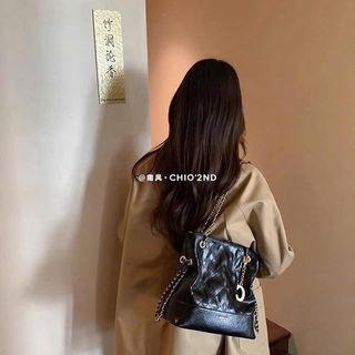 Túi Chio Hobo Rút Eo Trám Tag C Size 28