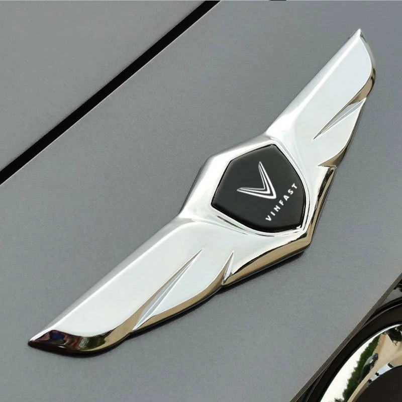 Phụ Kiện Trang Trí Vinfast: Miếng Dán Logo Kim Loại Hình Đôi Cánh Cho Nắp Capo Xe - Tương Thích VF8, VF9, E34