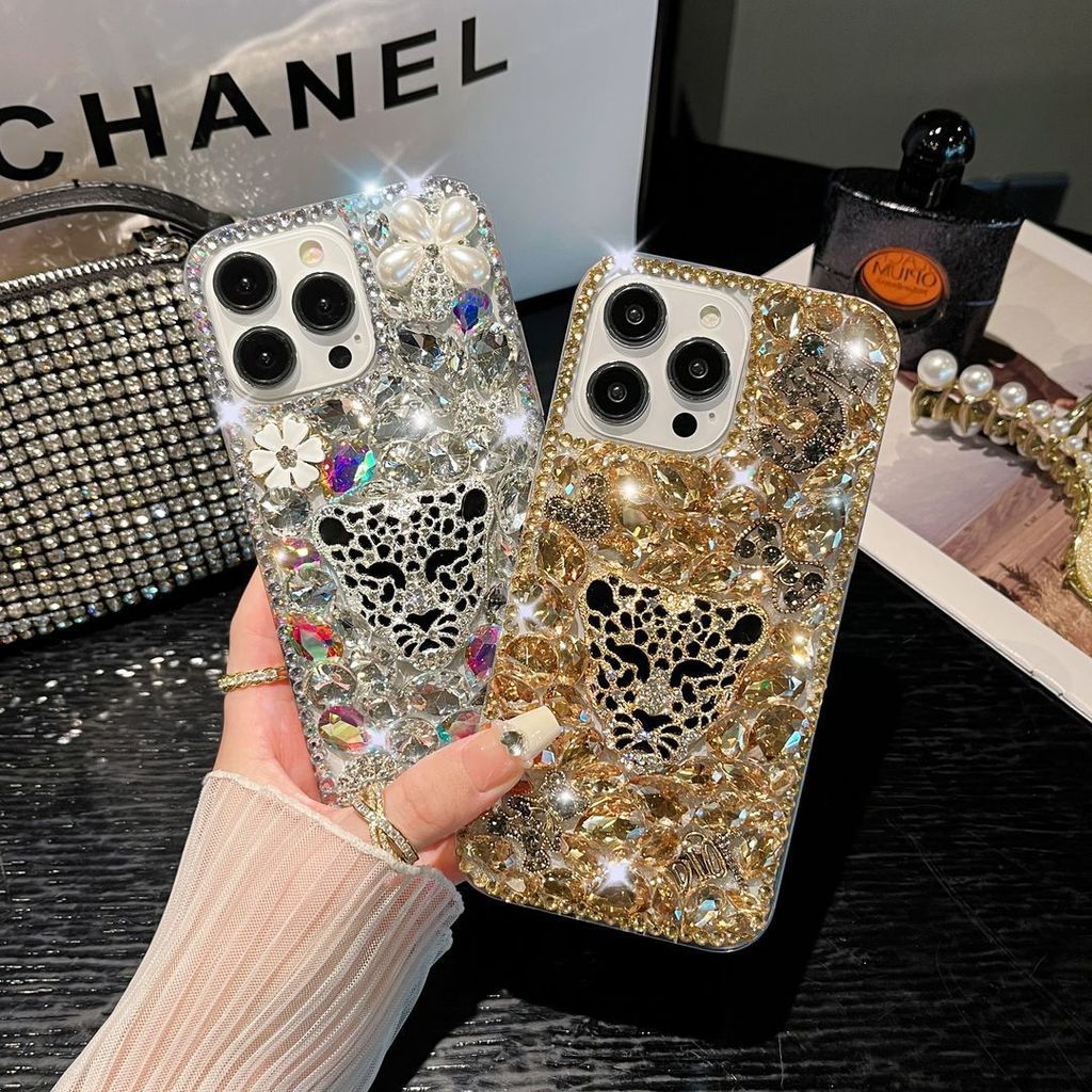 Thích hợp cho vỏ điện thoại Apple 17Promax Vỏ kim cương giả da báo iPhone16 / 14 Vòng tay bảo vệ toàn bộ kim cương bao gồm tất cả