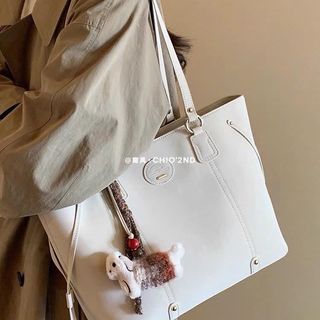 Túi Bigsize Da Lộn Đeo Vai Kèm Charm Cún Bông Vintage