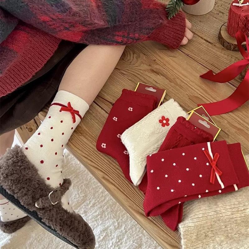 Tất 2026 Màu Trắng Đỏ Thêu Nơ Dành Cho Nữ Cotton Nhung Mềm Mịn Phong Cách Hàn Quốc Style Thể Thao Năng Động