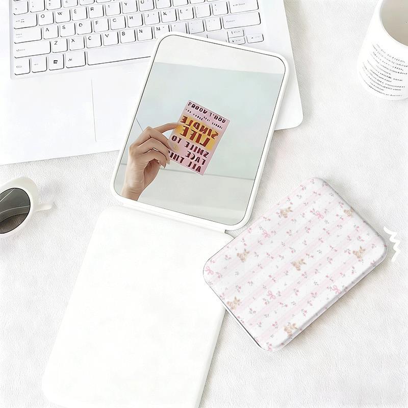 Món bướm phấn hoa nhỏChất liệu bền đẹp, kiểu dáng hiện đại Gương trang điểm gấp cao cấp