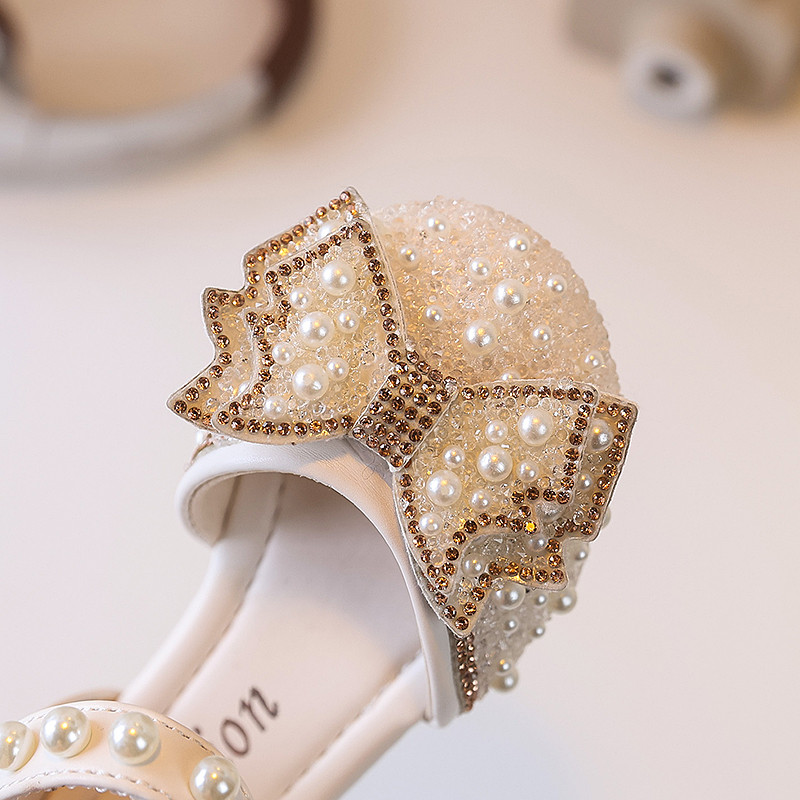 Giày sandal màu hồng đáng yêu mới, giày đi biển thoáng khí và mềm mại, giày công chúa