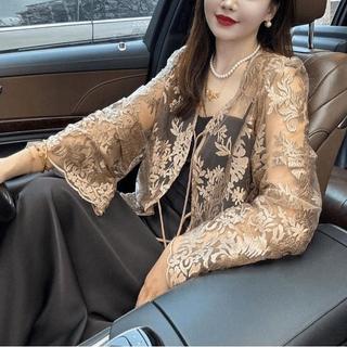 Áo sơ mi ren thêu hoa xù mỏng, thời thượng cho xuân hè