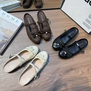 Sục bệt mũi tròn đế bệt da lì mềm, quai ngang phối nơ ngọc tiểu thư