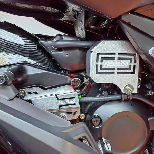 Vỏ bảo vệ túi cao áp sửa đổi Honda FORZA 350 NSS350 nắp trang trí đường ống dẫn dầu bánh sau