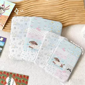 Chó cỡ hạt hoaChất liệu bền đẹp, kiểu dáng hiện đại Gương trang điểm gấp cao cấp