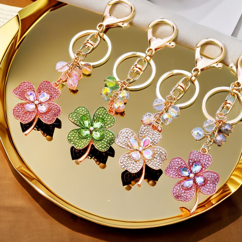 Kim Cương Đính May Mắn Bốn Lá Cỏ Ba Lá Xe Móc Khóa Kim Loại Mặt Dây Chuyền Chìa Khóa Vòng Sáng Tạo Mặt Dây Chuyền Quà Tặng 26.2.27