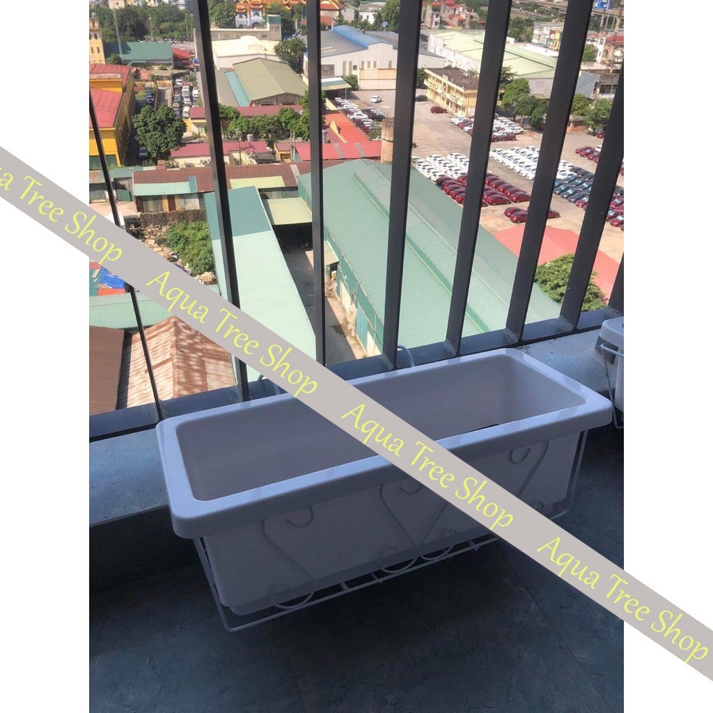 Giỏ treo ban công trồng cây trồng hoa, giá sắt treo ban công hình chữ nhật kích thước 67x24x20cm