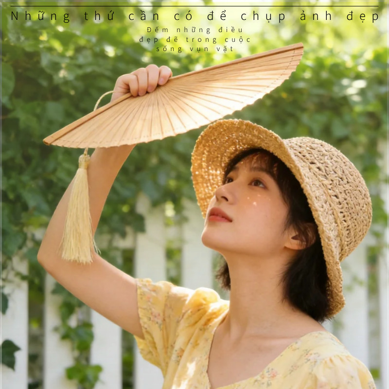 Quạt Gấp Cổ Điển Trung Hoa Màu Đen - Đạo Cụ Chụp Ảnh Phong Cách Cổ Trang, Phụ Kiện Thời Trang Độc Đáo
