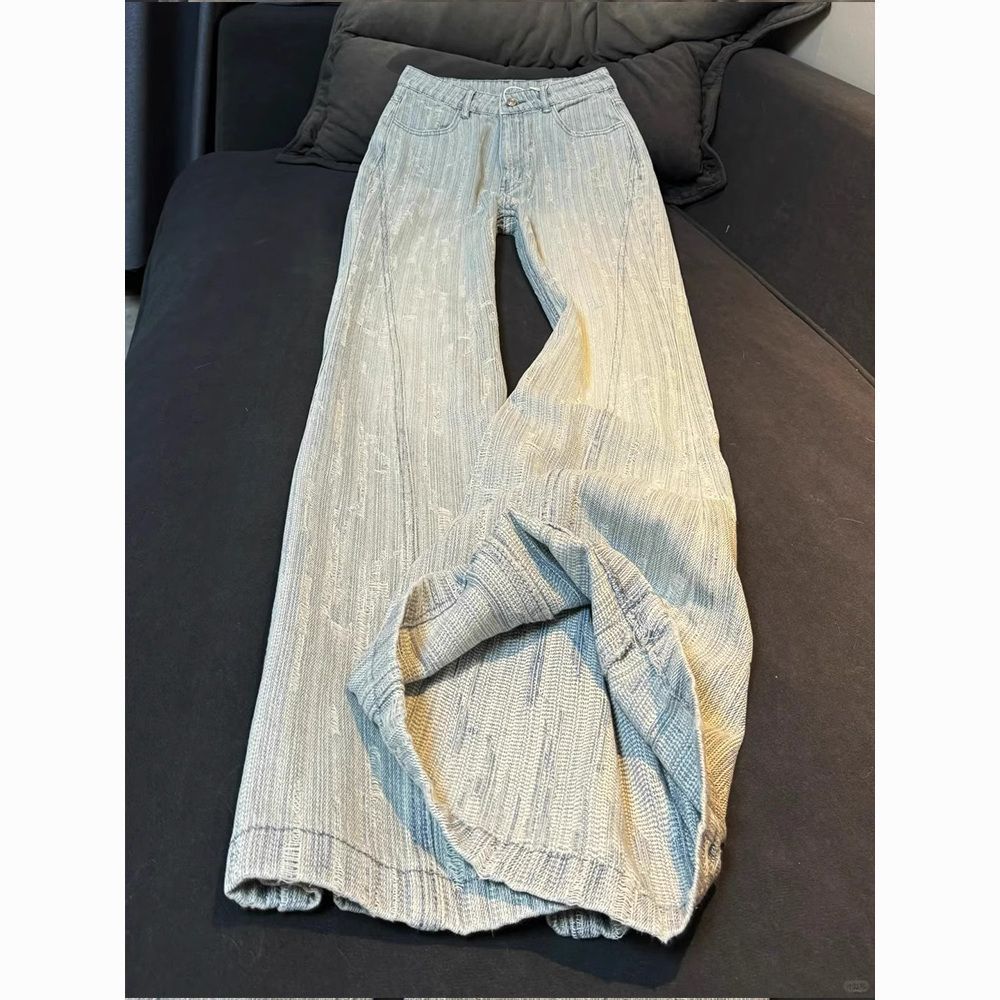 [Giảm giá 50%] Quần Jean nữ thiết kế lưng cao năm nay, dáng slimmer với đường cắt drapy hình vòm.