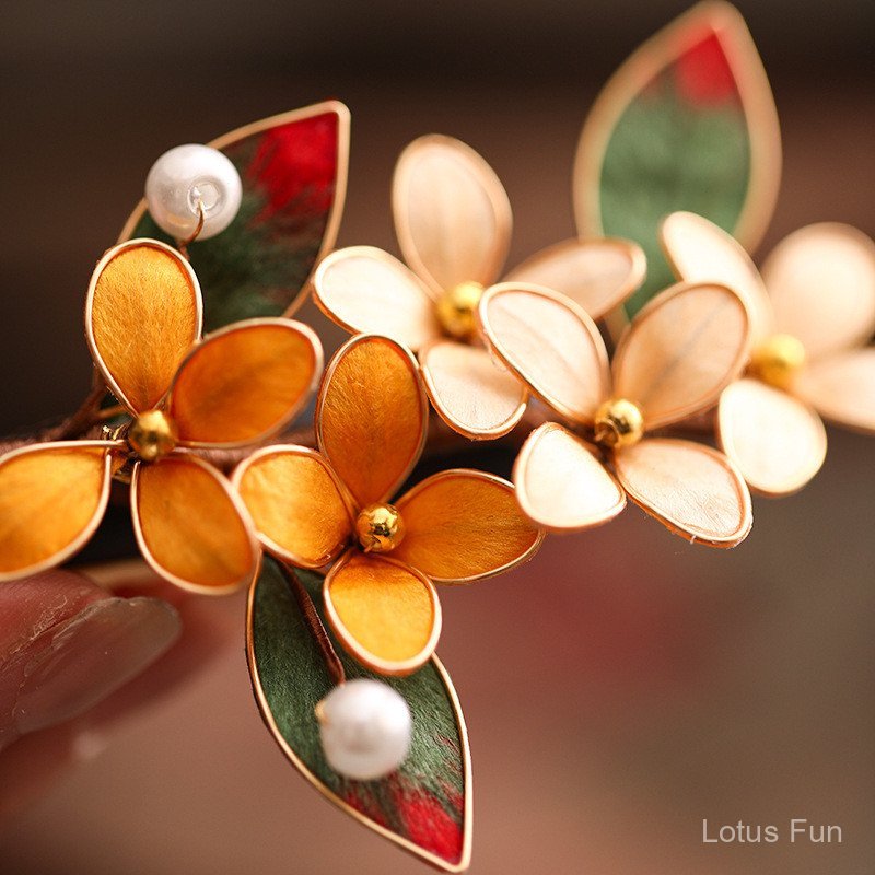 Kẹp Tóc Handmade Từ Gỗ Đàn Hương Cổ Điển Với Họa Tiết Nhung Filigree - Phù Hợp Cho Trang Phục Hanfu Và Phong Cách Trung Quốc