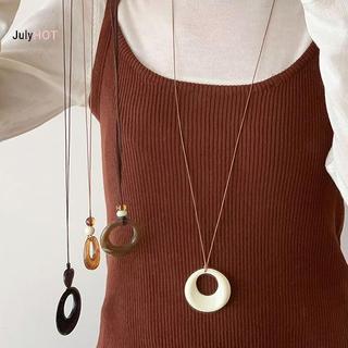 Vòng cổ nữ màu nâu phong cách vintage tối giản, chất liệu nhựa mát mẻ - JulyHot