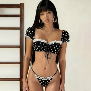 Bikini Mỹ kỳ nghỉ phong cách ren chấm bi, phù hợp nữ mùa hè đi biển, thời trang