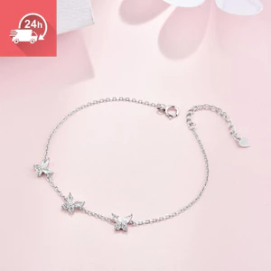 Vòng tay nữ thời trang với thiết kế kim cương và bướm vàng trắng, phù hợp cho mọi dịp