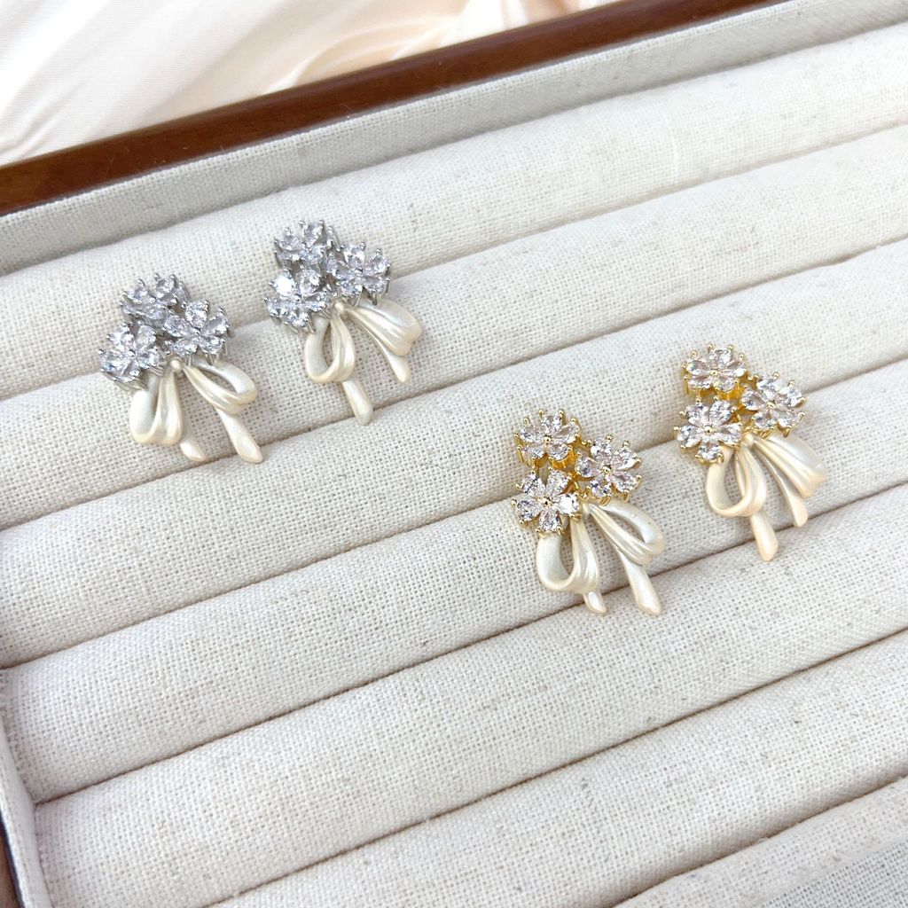 Kẹp tai không viền hoa nơ dễ thương