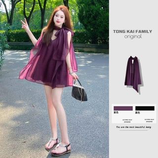 Áo sơ mi voan cổ chữ V không tay màu tím đậm, thiết kế độc đáo, mát mẻ cho mùa hè