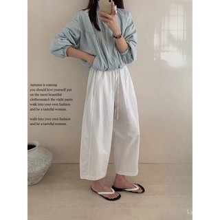 Quần ống rộng nhỏ, dài tới mắt cá chân, chất liệu cotton mỏng mát cho mùa hè