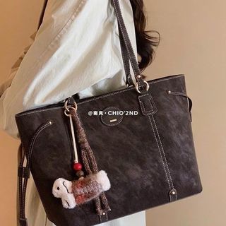 Túi Bigsize Da Lộn Đeo Vai Kèm Charm Cún Bông Vintage