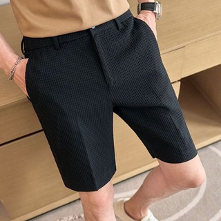 Quần shorts mới dành cho nam, thiết kế năm túi, vừa vặn và mỏng nhẹ.