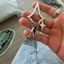 Móc khóa Carabiner chéo SMILE, Móc khóa đóng đinh bằng hợp kim kẽm xây dựng chắc chắn, Móc khóa cắm trại bạc mang theo hàng ngày