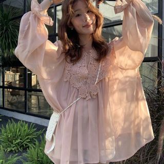 Áo sơ mi ren và voan hai mảnh cao cấp, phù hợp cho người nổi tiếng, màu trơn nữ tính cho xuân 2026