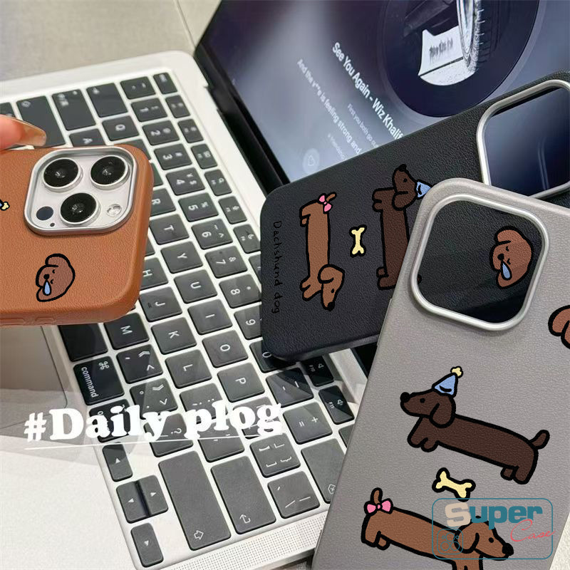 Ốp Lưng Cho Realme C67 C51 C75 C65 C53 C55 C11 C25 C12 C25s C3 5 11 5i 5S 6i 8i 
Chó xúc xích buồn ngủ và xương của nó