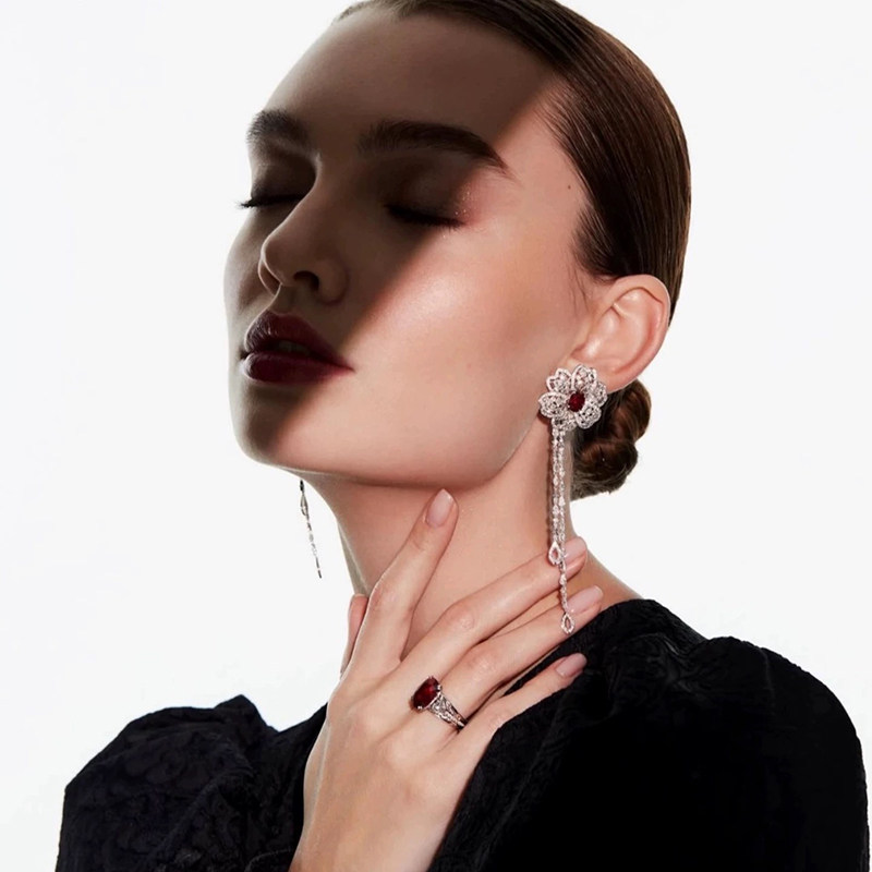 Bông tai Zircon dài khí chất tinh tế phong cách mới sang trọng