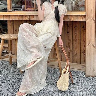 Bộ Đồ Two-Piece Ren Thêu Rỗng Cho Nữ, Style Tây Âu, Perfect cho Kỳ Nghỉ Mùa Hè