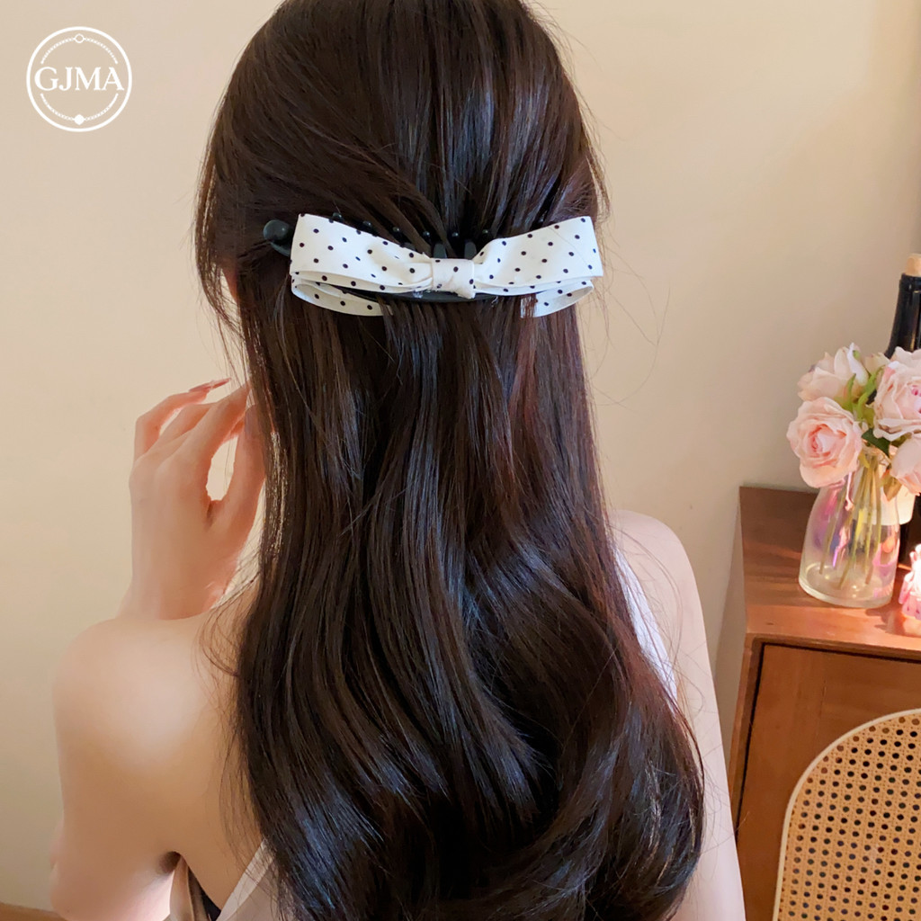 Kẹp tóc bằng vải chấm bi, kiểu Pháp thanh lịch cho updo
