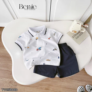 Set polo cộc tay Bernie in họa tiết xe tinh nghịch phối quần short kaki cho bé trai 9-27kg