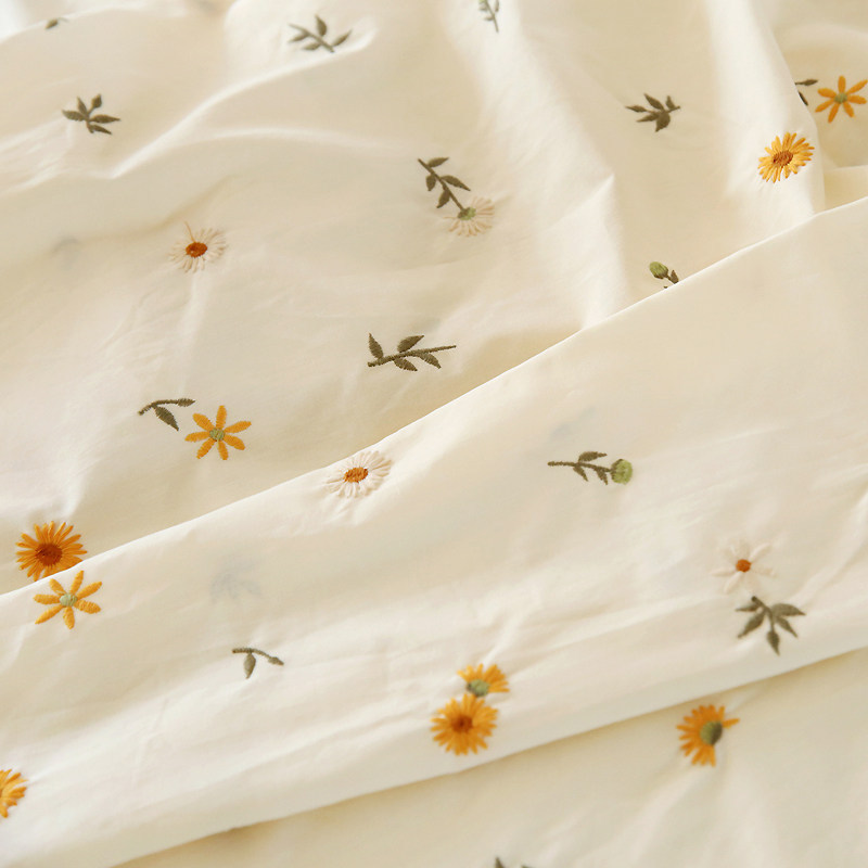 Áo sơ mi nữ màu be họa tiết thêu hoa, chất liệu cotton nguyên chất, size 50x145cm