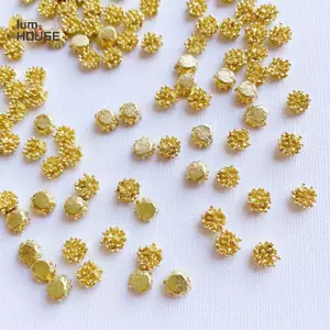 Bông Tai Hợp Kim PlumHouse với Chiếc Hoa Vàng Stamen - Set 10 Chiếc, Tôn Dáng Perfect