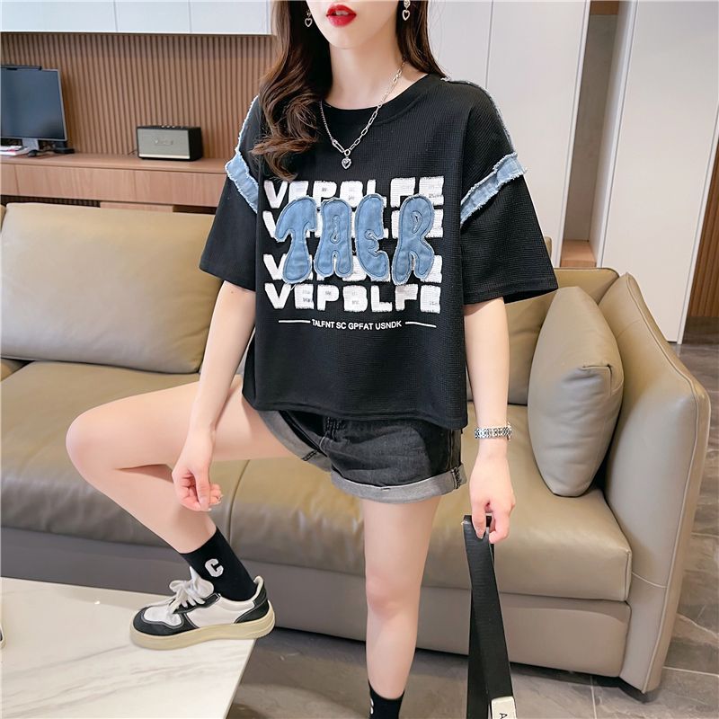Áo thun denim phối vải chắp ghép dành cho nữ, in chữ thời trang, cổ tròn, dáng rộng, cỡ lớn, trẻ trung và giản dị