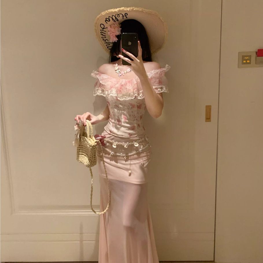 Top nữ họa tiết hoa khéo léo, dáng ôm body cao eo - phù hợp mùa xuân hè