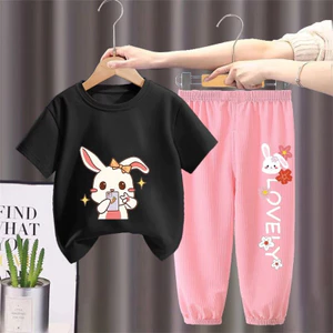 Thỏ dễ thương Hoạt hình Bé gái Trang phục hai mảnh Áo thun tay ngắn và quần dài Đồ chơi ngoài trời thông thường