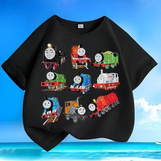 Áo thun cổ tròn in hình Thomas the Tank Engine, kiểu dáng thoải mái và giản dị, phong cách Mỹ dành cho bé trai.