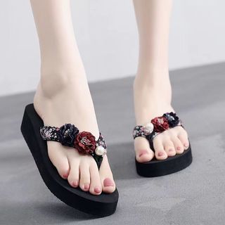 Dép Nữ Mùa Hè Flip-Flops Hoa Nhỏ Phiên Bản Hàn Quốc Cao Gót Phù Hợp Với Thời Trang Mặc Ngoài Mới Casual Wedge Flip-Flops Hợp Thời Trang