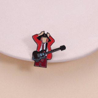Ba lô và quần áo retrorock AC/DC với hình ảnh Angus Young, phù hợp cho người yêu nhạc