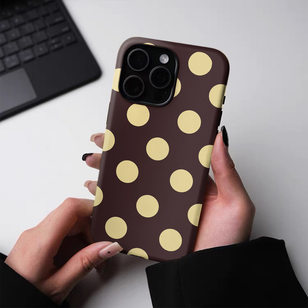 Họa tiết chấm bi màu đen nền màu nâu Thích hợp cho iPhone 17Promax 16Pro 15 11 12 13 14 xs XR 17Air Vỏ cứng hai lớp chống sốc NCNJ